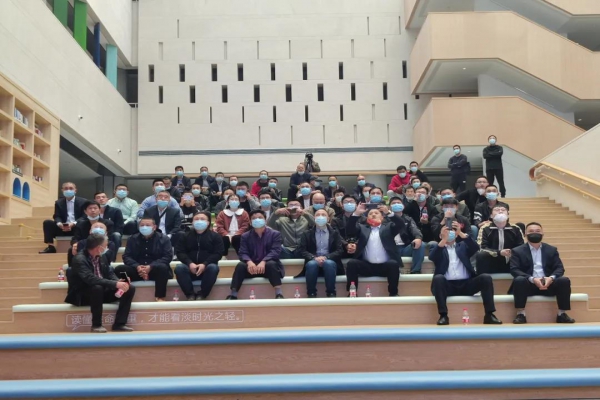 中立建設(shè)組織觀摩學(xué)習(xí)魯班獎項目